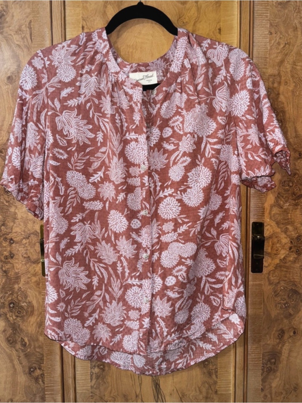 Rust Floral Button-Down Short Sleeve Shirt size Medium